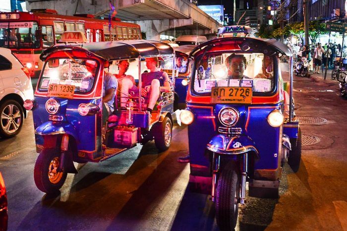 Tuk Tuk a Bangkok: il modo unico di esplorare la città di notte