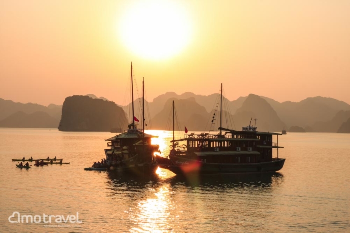 Il tramonto al baia di Halong